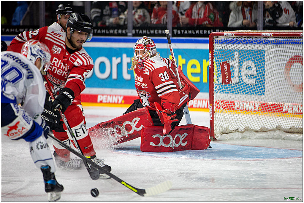 PENNY DEL; Koelner Haie- Schwenninger Wild Wings; Koeln, 18.01.2023